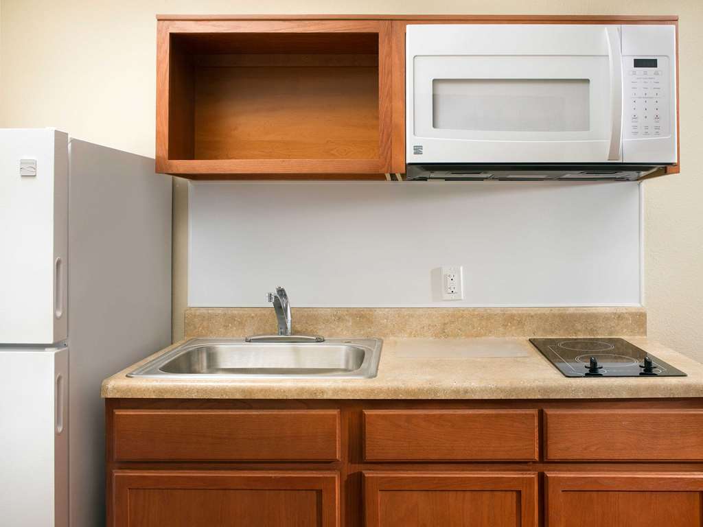 Woodspring Suites Des Moines Pleasant Hill Room photo