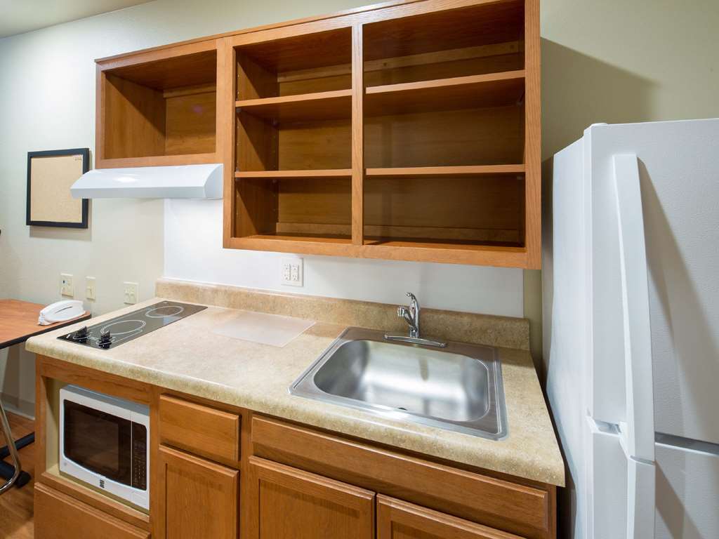 Woodspring Suites Des Moines Pleasant Hill Room photo