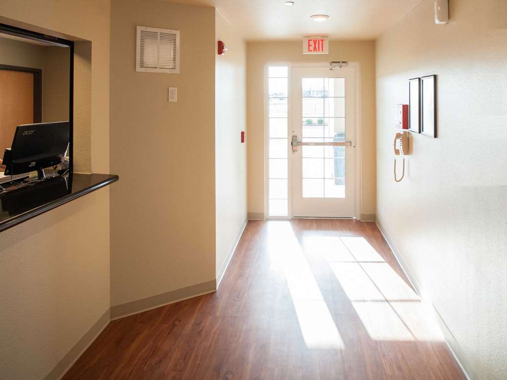 Woodspring Suites Des Moines Pleasant Hill Interior photo